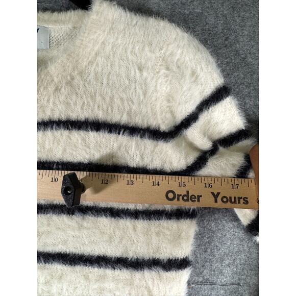 Old Navy Sweater Women XS White Eyelash Party Striped Pullover Stretch Casual - Picture 5 of 8